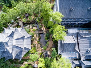 清涼25 住臨溪而建 獨攬1000m2花園的庭院酒店,露臺迎日落,臨窗沐浴好風情